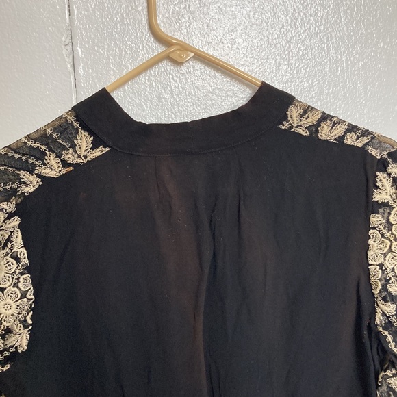 TRUE VINTAGE embroidered top - Picture 5 of 7